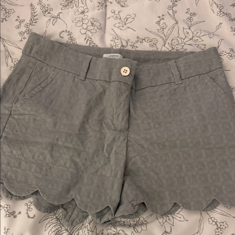 Crown High Waist Gray Scalloped Shorts
